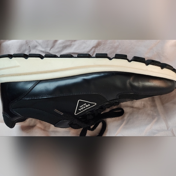 Prada Men's 11.5 Black Shock Absorbing Low Top - Picture 10 of 15